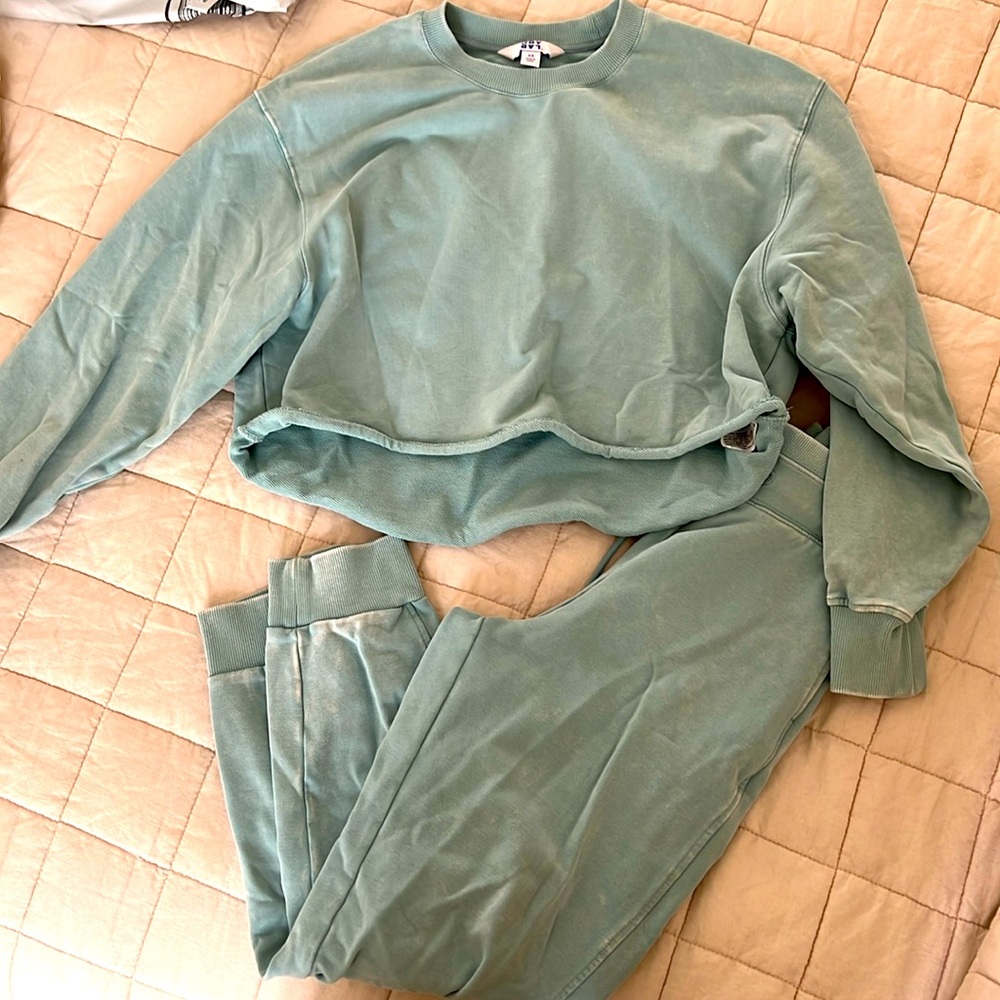 Lounge/jogger set